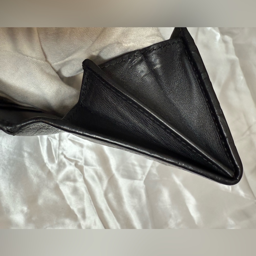 Gucci Black Leather Wallet - Picture 14 of 17